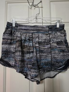 Lululemon Hotty Hot Short *Long 4" Size 12